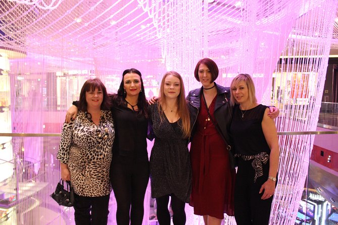 2-Hour Vegas Strip Walking Tour with Photos,Champagne & Vintage Vegas Goody Bags - Highlights of the Las Vegas Strip Walk