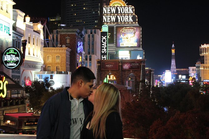 2-Hour Vegas Strip Walking Tour with Photos,Champagne & Vintage Vegas Goody Bags - The Tour Experience and Guide Expertise