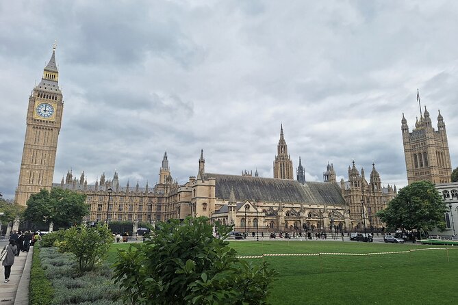 2 Hour Walking Tour from Buckingham Palace to Big Ben - Key Points