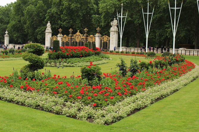 2 Hour Walking Tour from Buckingham Palace to Big Ben - Whitehall, Downing Street, and the Houses of Parliament