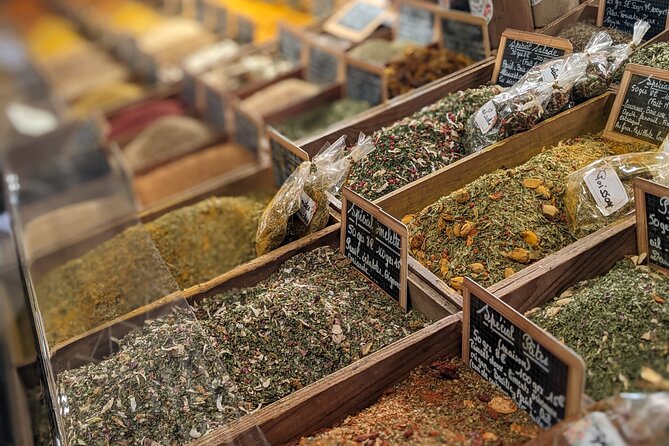 2 Hour Walking Tour in the Old Town of Antibes - Discovering the Marché Provençal: Colors and Flavors