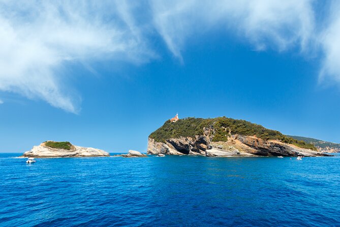 2 Hours Aperitif on Boat at Sunset - Discovering Byron Cave and Torre Scola