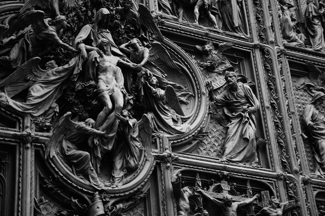 2-hours Duomo of Milan guided experience with entrance tickets - The Starting Point and Meeting Details