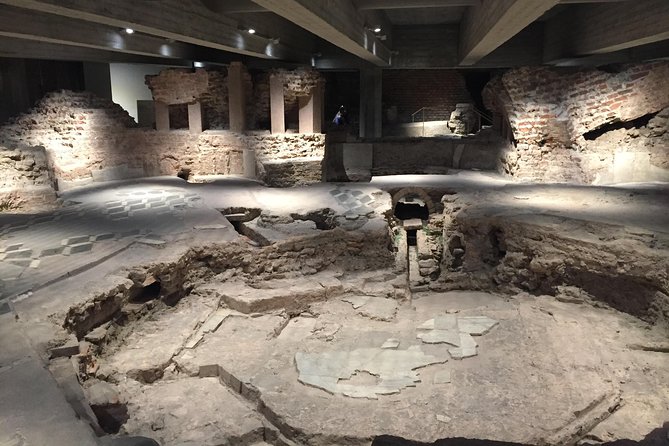 2-hours Duomo of Milan guided experience with entrance tickets - The Art and Architecture of the Duomo