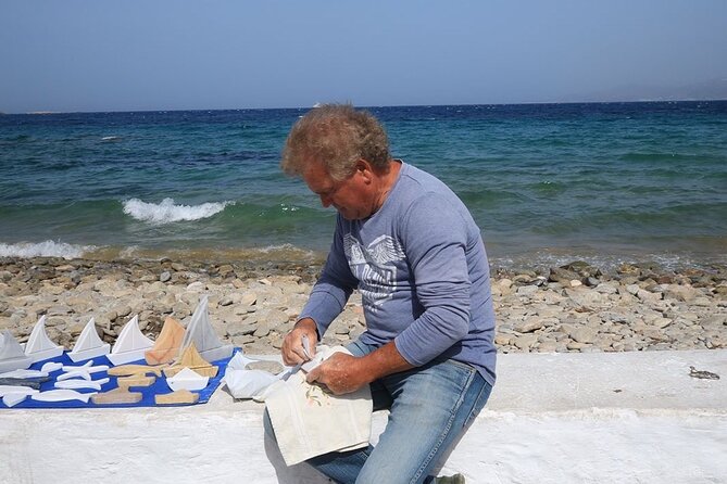 2 Hours Feel Like A Local Walking Tour in Mykonos Town - Logistics and Group Size