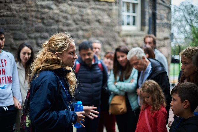 2 Hours Ghost Tour - English Tour Guide - Exploring Edinburgh’s Haunted Old Town