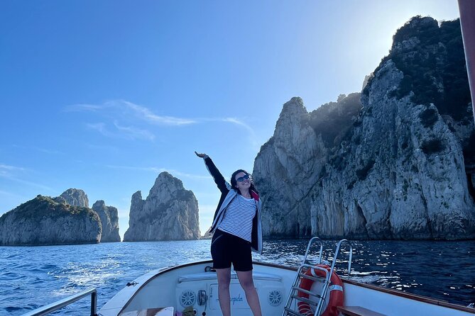 2 Hours Guided Sunset Tour of the Island of Capri with Aperitif - Discovering the White Grotta and Its Colors