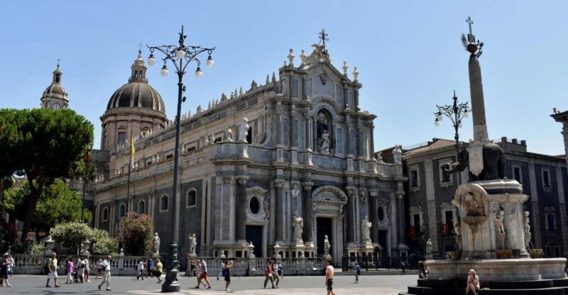 2 hours guided tour of Catania - Visiting the Fish Market: A Taste of Sicilian Culture