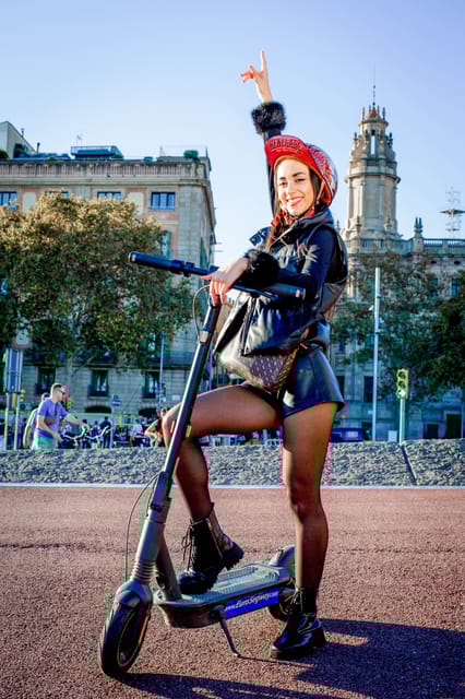 2 Hours Historic Adventure E-scooter Tour - Experience the Best of Barcelona Compactly on an E-scooter