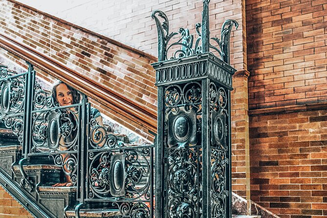 2 Hours History Golden Era and Finest Architectural Tour in Los Angeles - California’s Largest Bookstore at The Last Bookstore