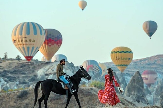 2 Hours Horse Riding with Balloons at Sunrise in Cappadocia - Included Refreshments: Coffee, Tea, and a Croissant