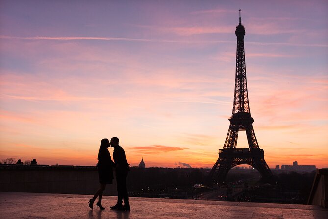 2 Hours Photoshoot tours at the Eiffel tower, Trocadero, Champ de Mars and more - The Photographer and Shooting Style