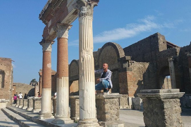 2 hours Pompeii Tour with local historian - ticket included - The Balance of Speed and Depth