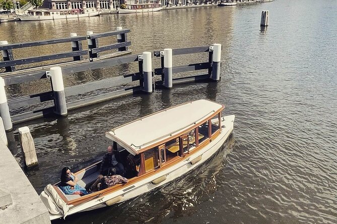 2 hours Private Boat Tour in Amsterdam with welcome drink - The Experience: An Informative and Relaxing Cruise