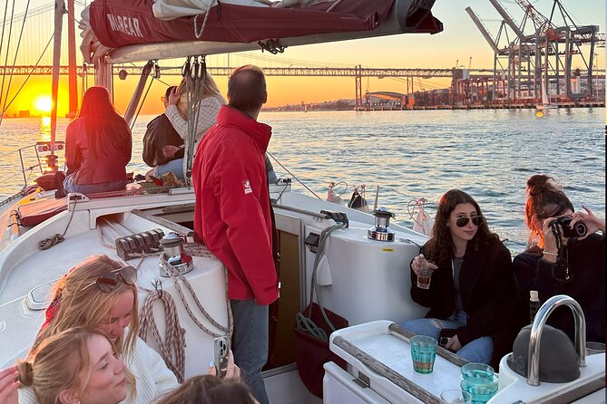 2 Hours Private Sailing Tour with Wine and Snacks - Pacing and Group Size: An Intimate Experience