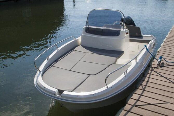 2 Hours Rent Boat SuBacco Lake Como - Key Points