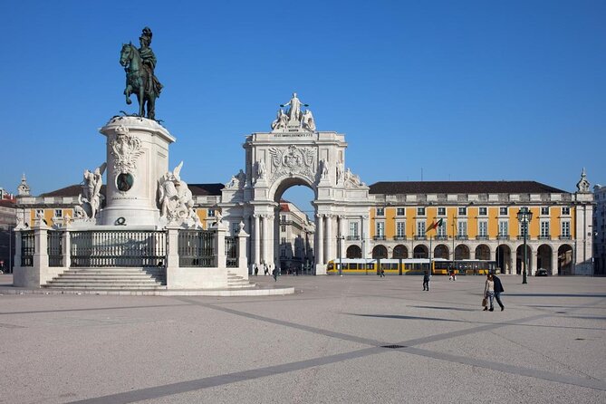 2 Hours Sailing Tour in Lisbon - Stunning Views of Lisbon from the Water for Just $32