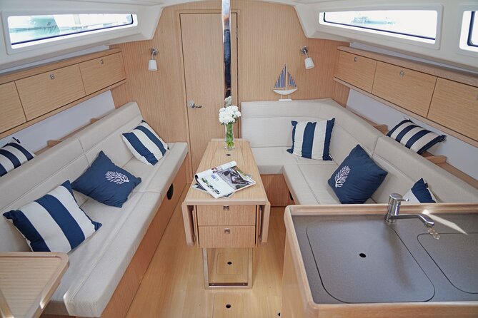 2 Hours Sailing Tour in Lisbon - Additional Comforts: Food, Drinks, and Weather Preparedness