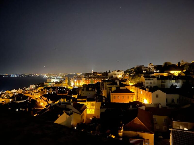 2 hours tuktuk tours in Lisbon in EnglishRussianHebrew - Discover Lisbon by Tuktuk: An Easy and Personalized City Introduction