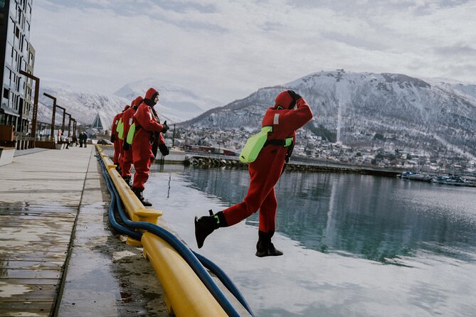2 Hours Urban Arctic Floating Activity in the Harbours of Tromsø - Safety and Comfort with Experienced Guides