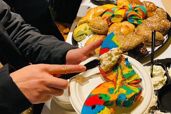 2 hr Guided Bagel Tour with Bagel Tastings - Key Points