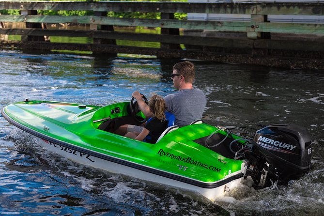2 Person Mini Power Boat Rental at Tampa Riverwalk - Key Points