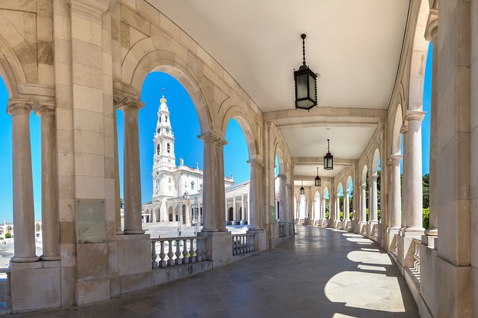 2 Tours Private / Tour FÁTIMA Second day Tour SINTRA - The Modern Basilica of the Holy Trinity