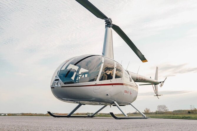 20 Minute Scenic Helicopter Private Tour - An Intimate 20-Minute Helicopter Flight Over Ontarios Scenic Highlights