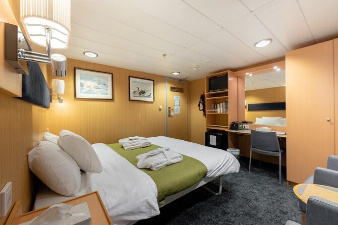 24hr Northern Lights & Whale Watching Cruise - The Return to Tromso and Final Stop in the Arctic City