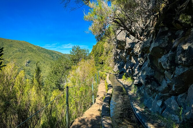 25 Fountains Levada: Hiking Tour in Madeira Rabaçal Valley (PR6) - Unique Features: Small Group and Personalized Experience