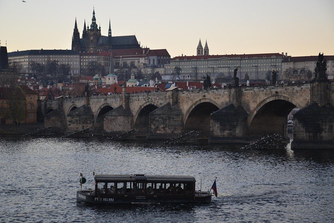 2:5-Hour Walking Tour of Old Town Prague with Boat Ride - Starting at the Historic Old Town Square