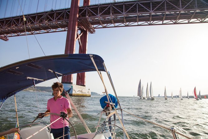 2,5h Lisbon Sunset Sail with Drinks and Snacks - Experience on a Small, Personalized Boat