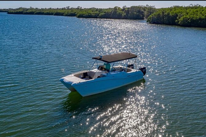 27ft Miami Catamaran for Groups and Parties - Convenient Meeting at Dinner Key Marina