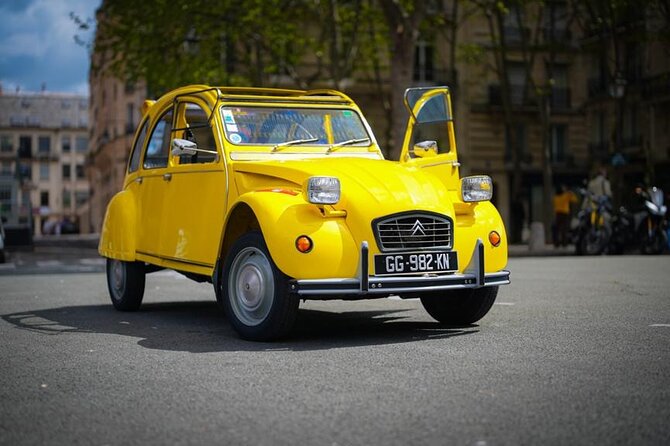 2CV Paris Secret 2H - Discovering Montmartre in the 2CV