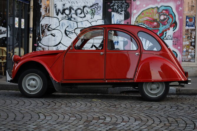 2cv Paris tours Saint Germain Quarter Cabaret Ticket Experience - Key Points