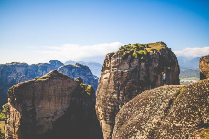 2Day Delphi&Meteora with Official guide,tickets,hotel pickup - Visiting the Meteora Monasteries Built on High Rocks