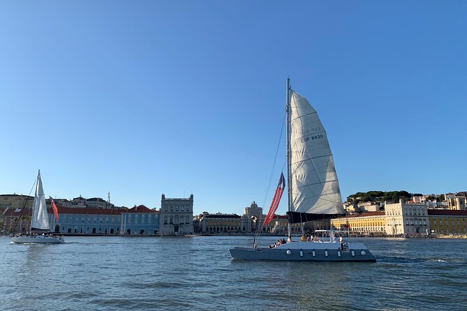 2H Private Sailing Catamaran "Vertigo" Tour in Lisbon up to 18pax - A Perfect Option for Celebrations and Group Events