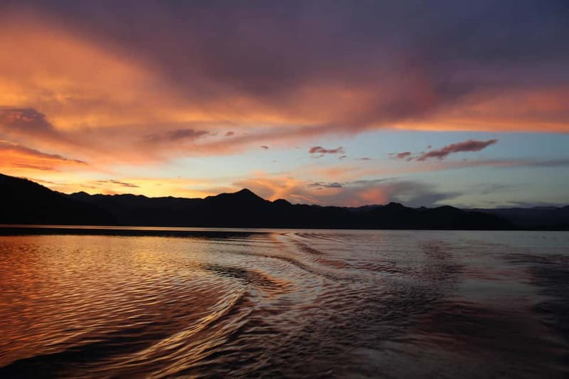 2h ROMANTIC SUNSET TOUR - Birdwatching Opportunities and Lake Serenity