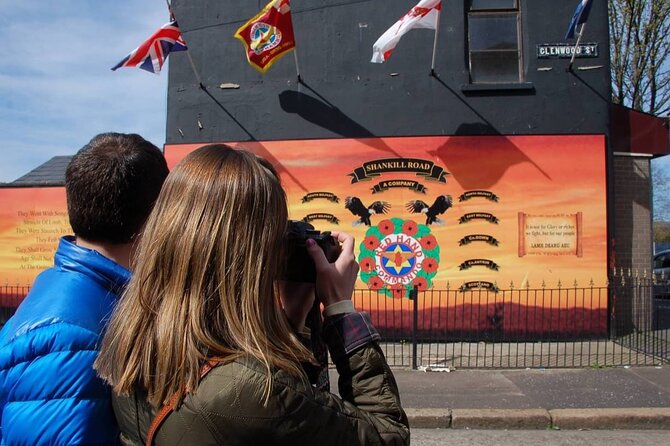 2hours Republican & Loyalist Mural Black Taxi Tour from Belfast - The Significance of the Bobby Sands Mural