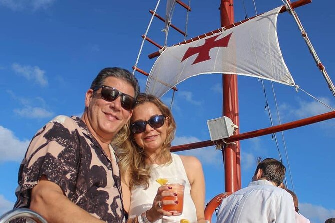 2x1 Romantic Columbus Dinner on the Lagoon aboard Spanish Galleon - The Live Music and Atmosphere