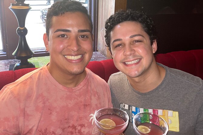 3.5 Hour Private SATC Hotspots Guided Tour - Enjoying a Cocktail at Onieal’s (Scout Bar)