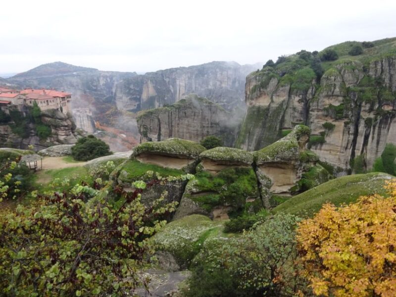 3-Day Delphi & Meteora Tour with guide,tickets,hotel pick up - Food and Dining Experience