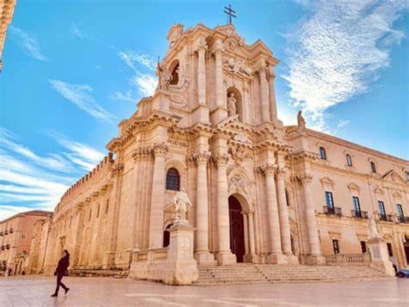 3-day private tour of Sicily: Syracuse, Noto, Modica, and Marzamemi - Exploring Syracuse’s Historic Heart in Ortigia