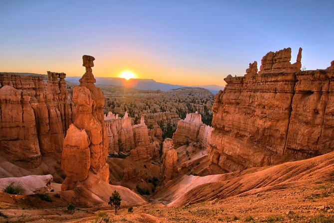 3-Day Southwest National Parks Private Tour from Las Vegas - Transportation and Group Size
