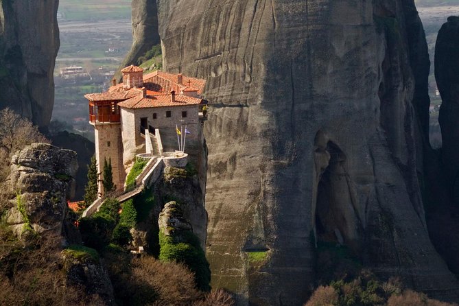 3-Day Trip to Delphi and Meteora from Athens - Guided Tours and Commentary