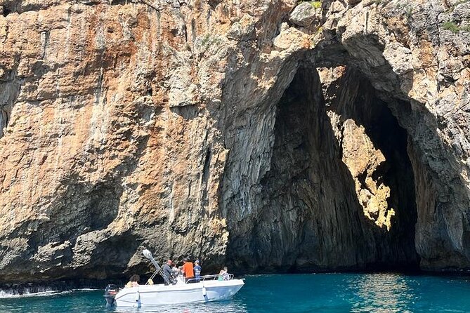3-Hour Guided Boat Tour to the Caves in Santa Maria di Leuca - Visiting Torre Dell’Omomorto and its Historical Significance