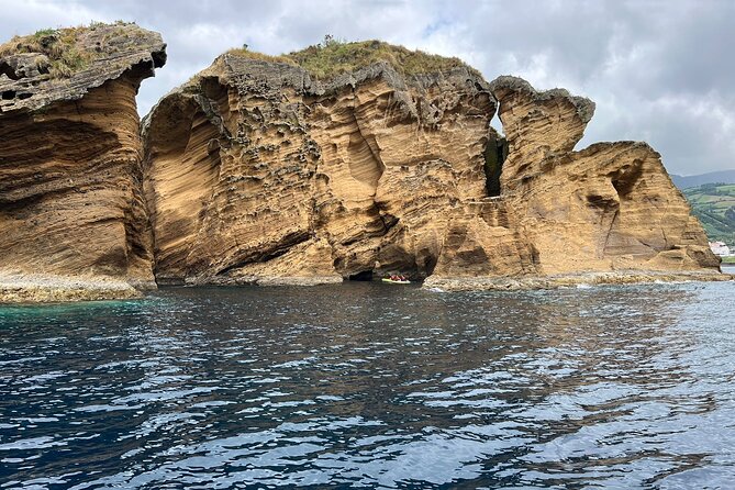 3 Hour Kayak Guided Tour in Islet of Vila Franca Do Campo - Reaching the Islet of Vila Franca do Campo