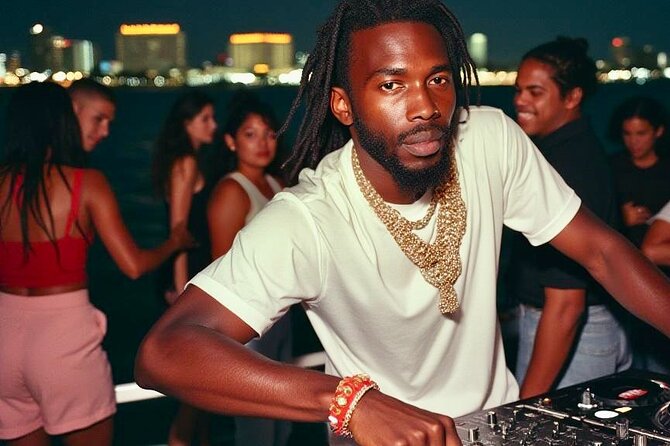 3-Hour Miami Hip-Hop Yacht Party with Open Bar - Parking and Check-In Tips at Bayside Marketplace