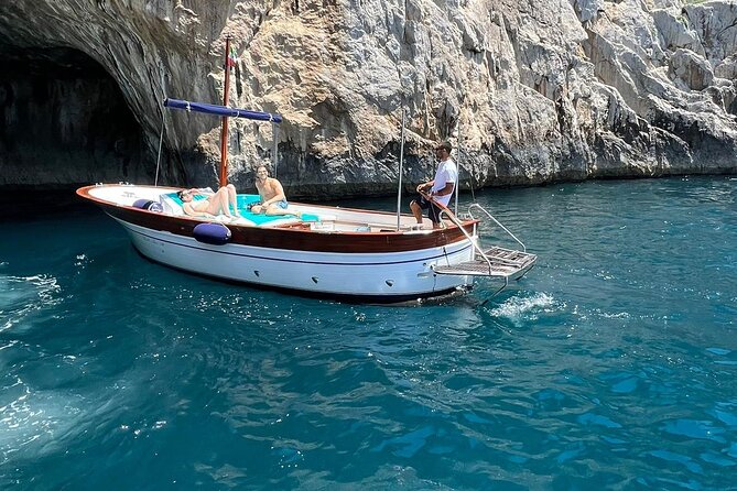 3 hour private boat tour on the island of Capri - The Experience Led by an Expert Skipper