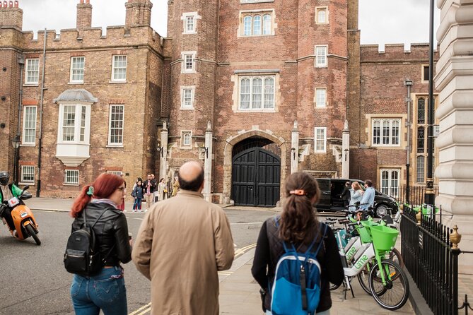 3-Hour Private Guided Walking Tour of London - How the Tour Starts at 162 Piccadilly in London W1J 9ED